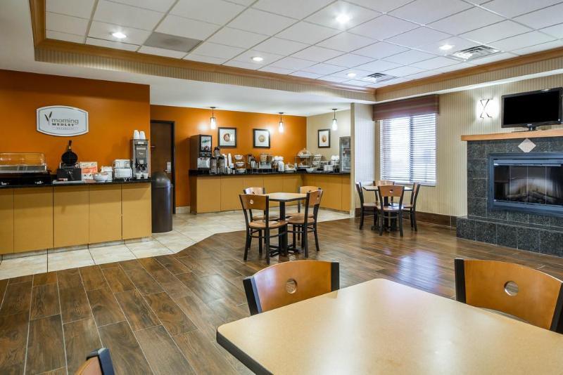 Mainstay Suites Madison - Monona Eksteriør billede
